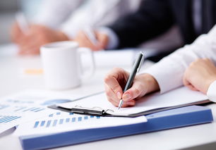 資本市場動態(tài) 業(yè)務(wù)澄清、舉牌事件與監(jiān)管問詢并存